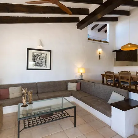Binisagoc A Villa *