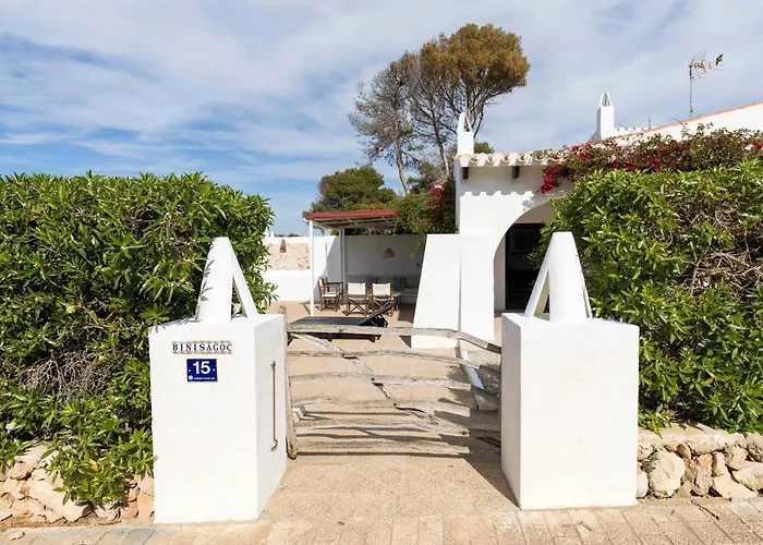 וילה Binisagoc A